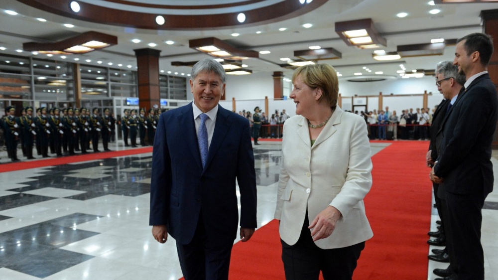 Федеральный канцлер ФРГ Ангела Меркель прибыла в Кыргызстан с визитом