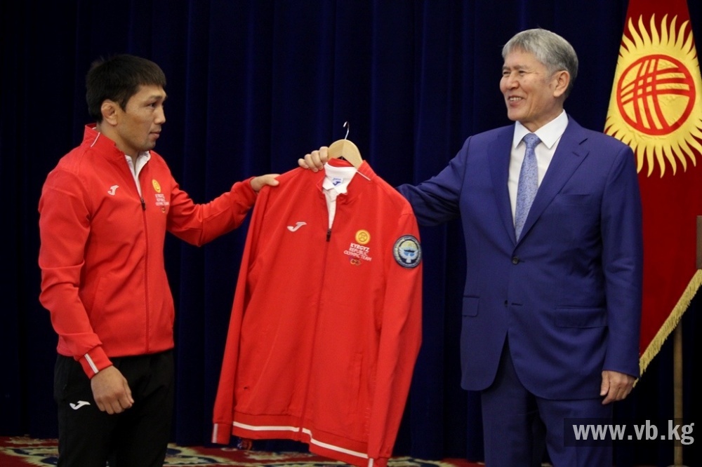 Алмазбек Атамбаев напутствовал сборную Кыргызстана на Олимпийские игры