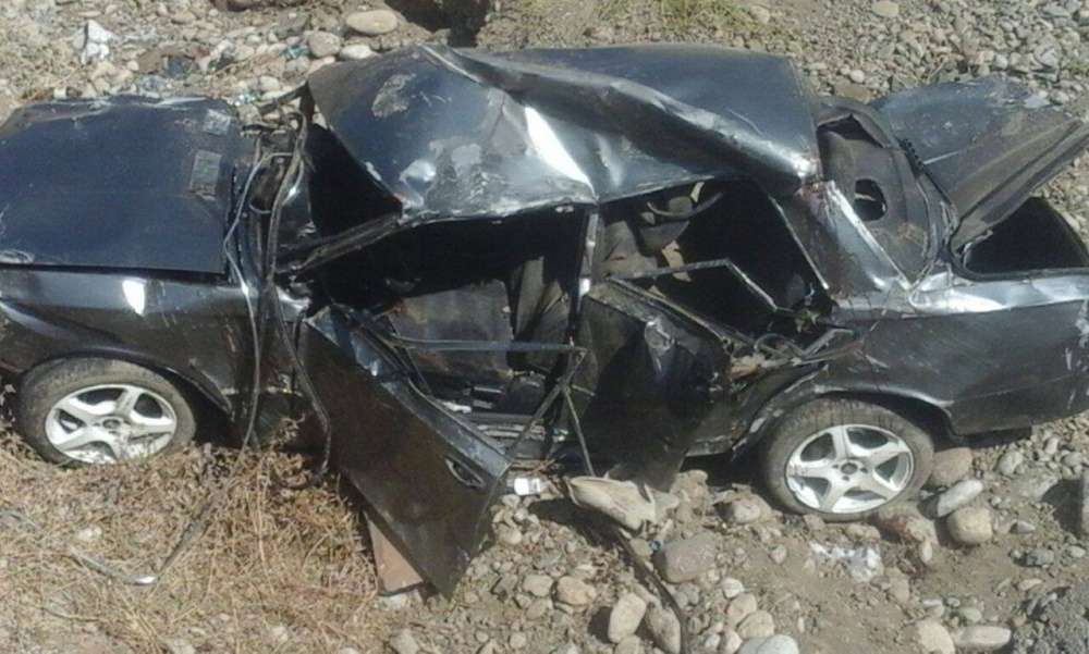 В Узгенском районе машина сорвалась с обрыва