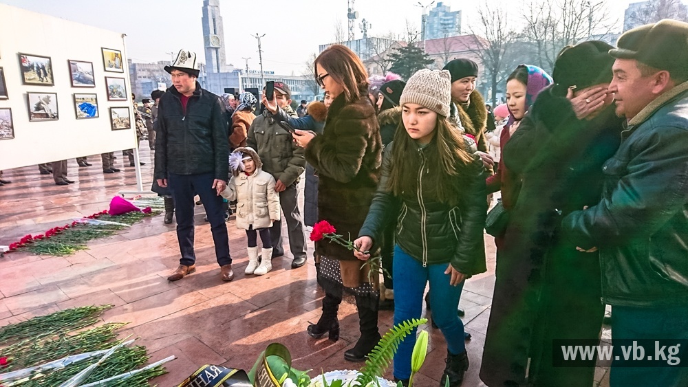 В центре Бишкека прошла акция памяти погибших в Дача-СУ
