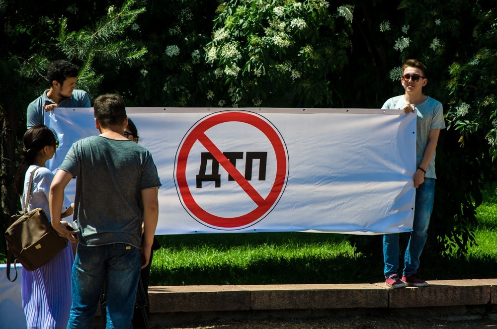 В Бишкеке прошла акция в память о жертвах ДТП