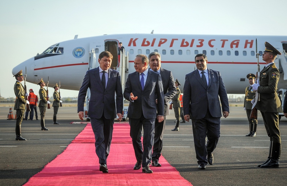 Премьер-министр Сапар Исаков прибыл в Ереван
