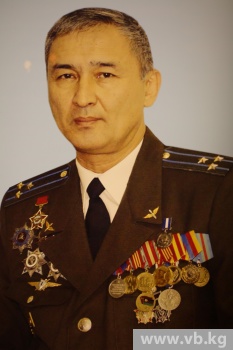 Летчик Азизов: О борте №1, забывчивости Атамбаева и других экс-президентах