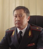 Автомобили на тротуарах в Бишкеке