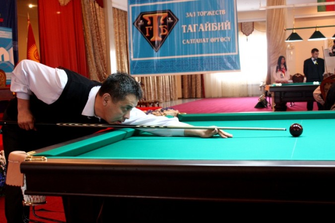 Бильярдисты Сагынбаев и Раатбеков пробились в 1/32 финала чемпионата мира