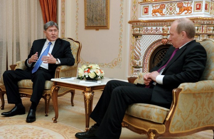 Стенограмма встречи Атамбаева с Путиным: Разве может ошибаться Путин?