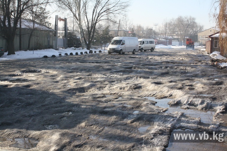 Некоторые городские улицы стали непроходимыми