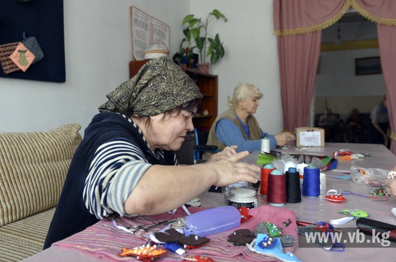 Люди продолжают влюбляться и в доме для престарелых