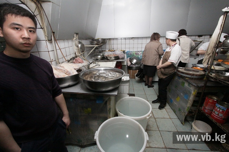 Санврачи и мэрия грозятся закрыть китайское кафе "Цзи Сян" за антисанитарию