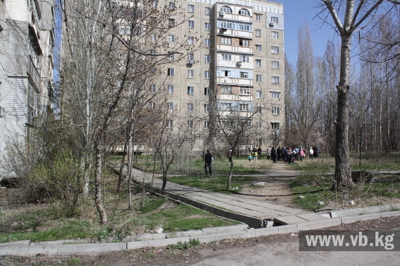 Жители 6-го микрорайона снова противостоят застройщикам