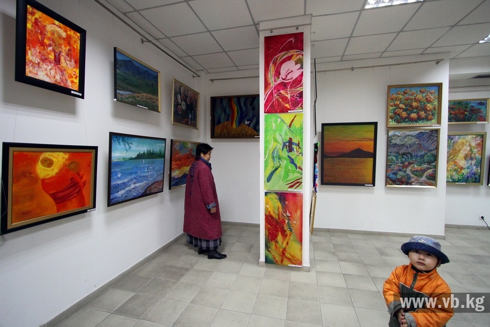 В Дубовом парке открылась выставка женщин-художниц