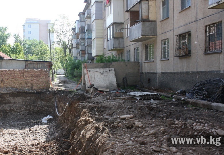 Жильцы домов по улице Турусбекова бьют тревогу из-за очередных застройщиков