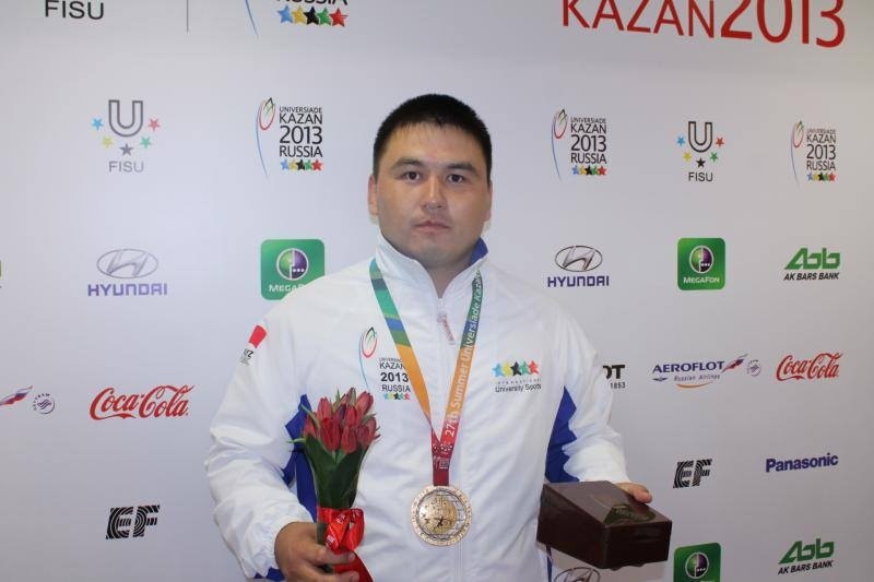 Борцы Кыргызстана выиграли два золота на Всемирной универсиаде в Казани