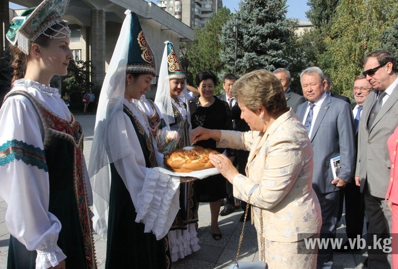 Наина Ельцина приняла участие в мероприятиях в честь 20-летия КРСУ