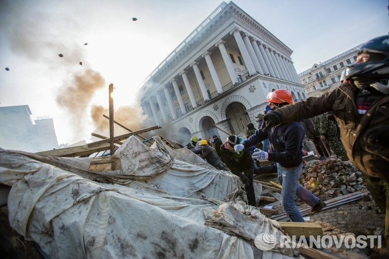 Дайджест: в уличных боях за двое суток на майдане погибло 27 человек