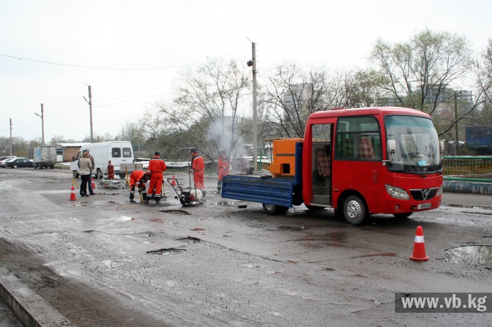 Частная компания отремонтирует дорогу к Юго-Западному кладбищу