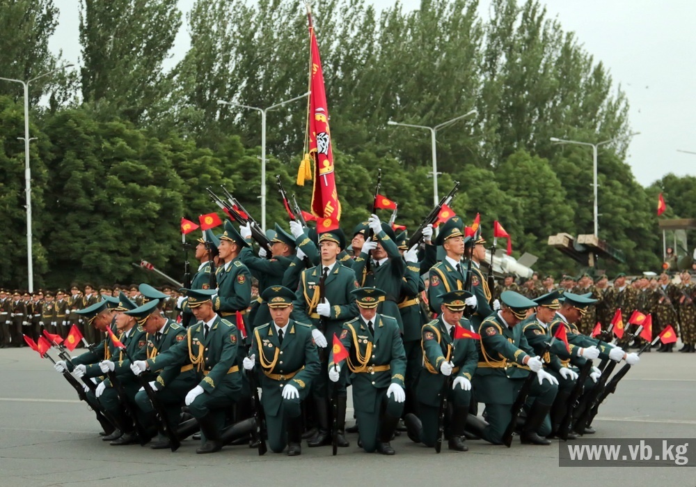 Кыргызстан отметил 22-ю годовщину Вооруженных сил