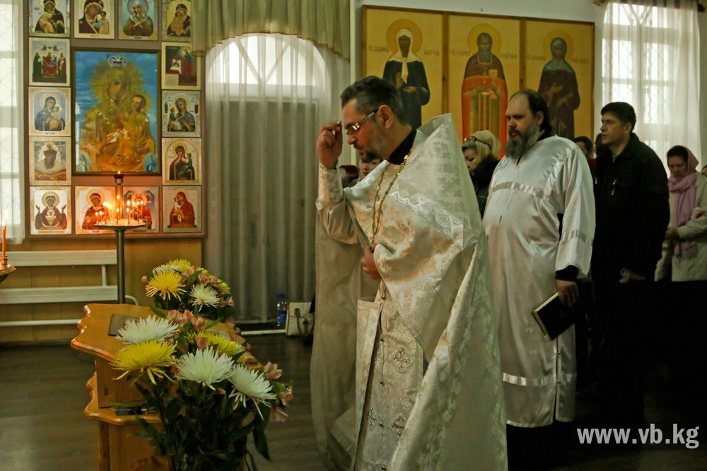 В крещенских купаниях в Новопокровке участвовали более тысячи верующих