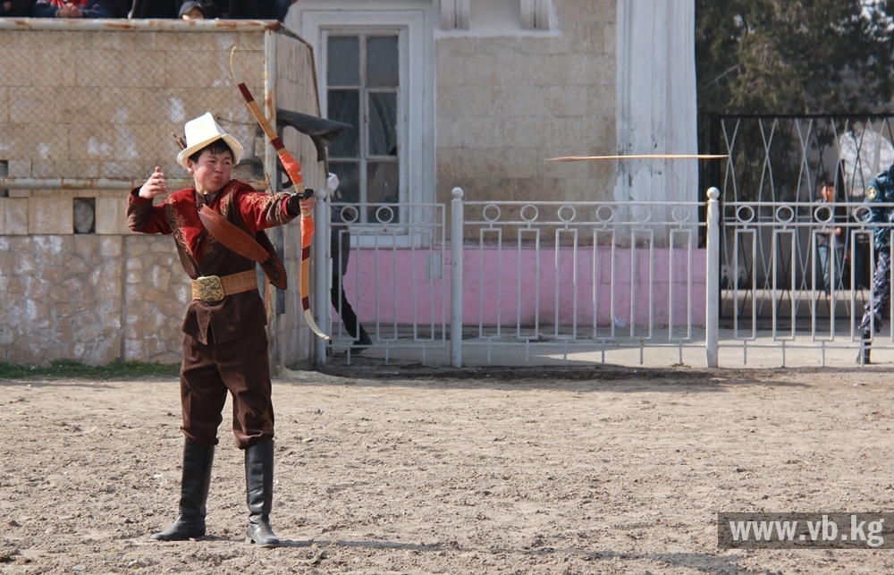 В Бишкеке определили чемпионов по верховой стрельбе из лука