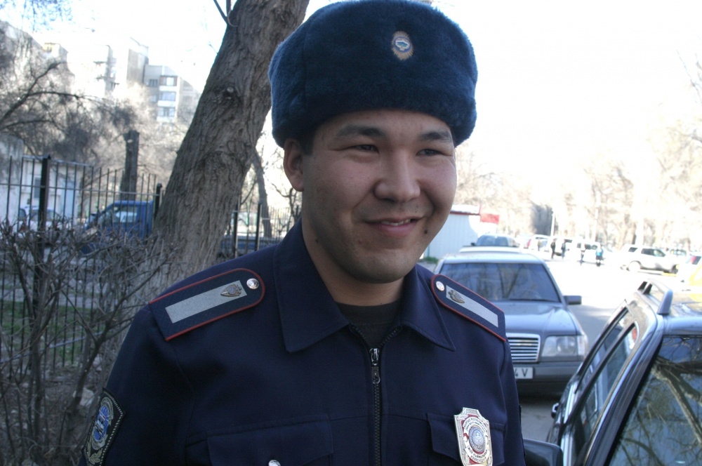 Гражданин России с автомойки украл дорогой внедорожник