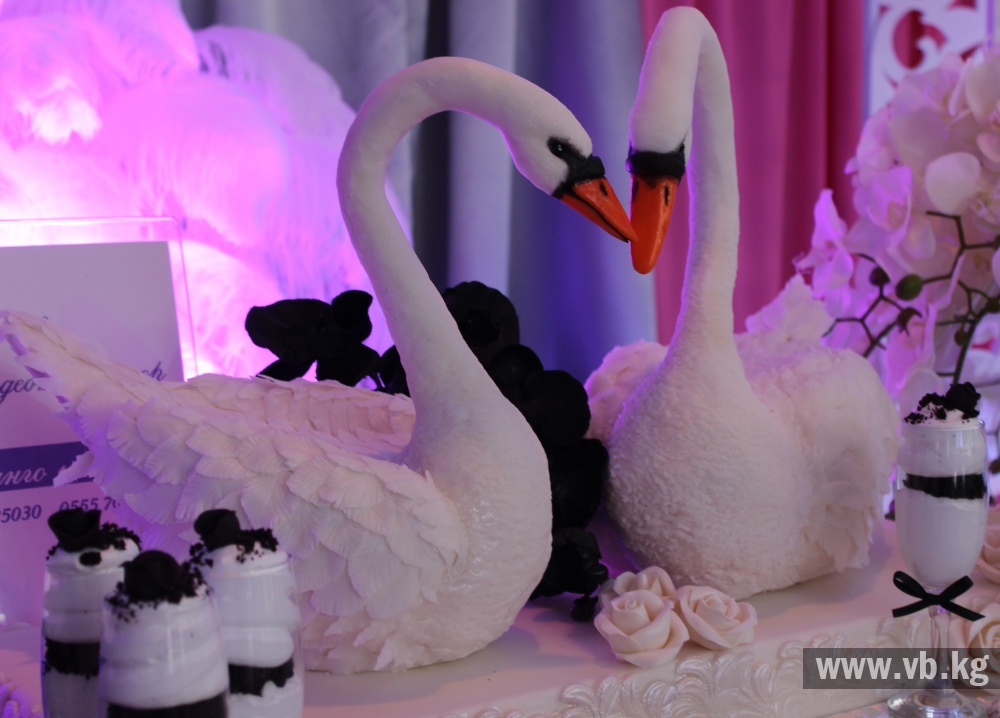 В Бишкеке открылась выставка свадебных товаров Wedding Expo Bishkek-2015