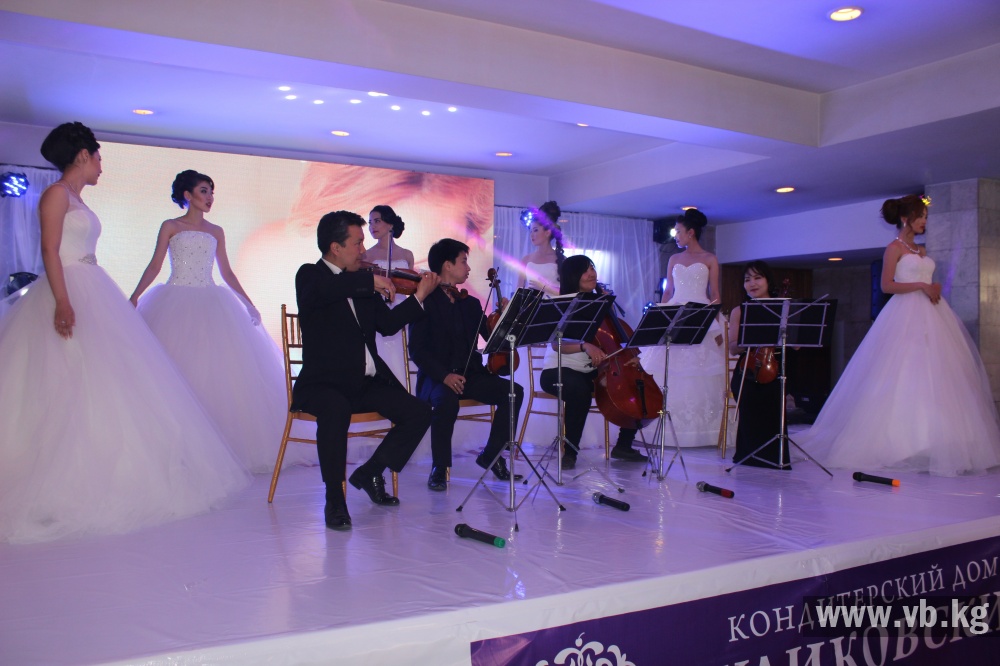 В Бишкеке открылась выставка свадебных товаров Wedding Expo Bishkek-2015