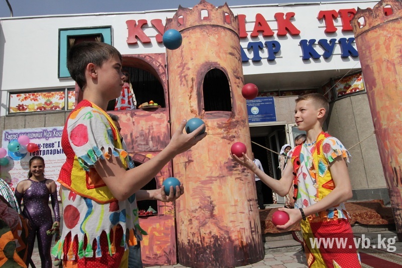 В Бишкеке съехались кукольные театры трех республик