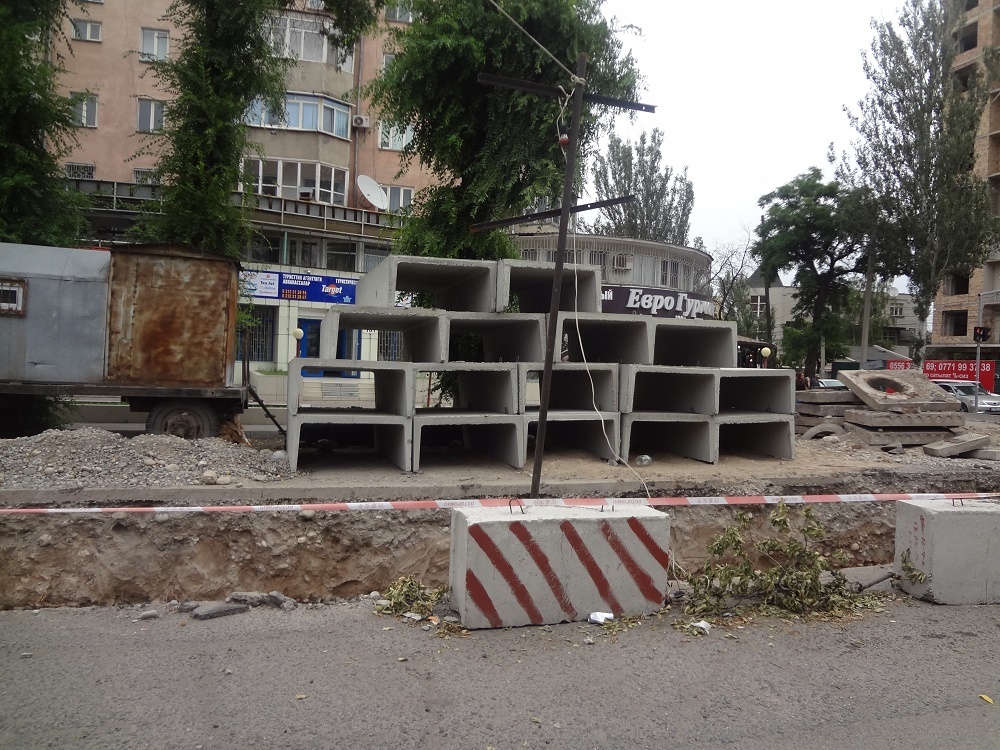 Начат ремонт теплосети на ул. Токтогула