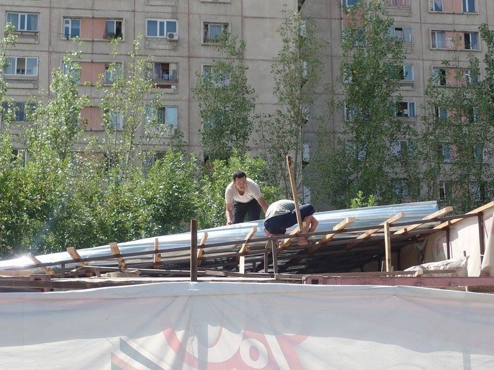 Вдоль улицы Жукеева-Пудовкина предложили убрать торговые павильоны