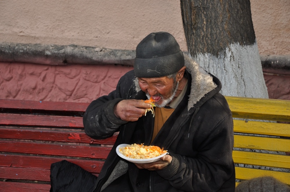 Фото бомжа толстого