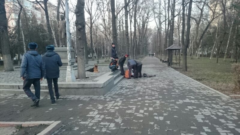 Подозрительным объектом на бульваре Эркиндик оказался пакет с одеждой