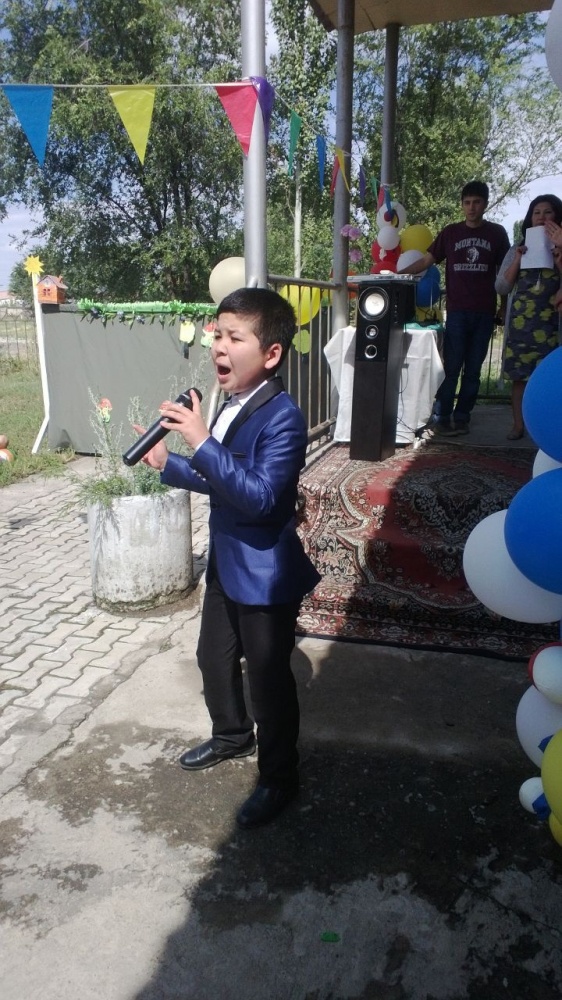"Библиокараван" прошел в одном из жилмассивов Бишкека