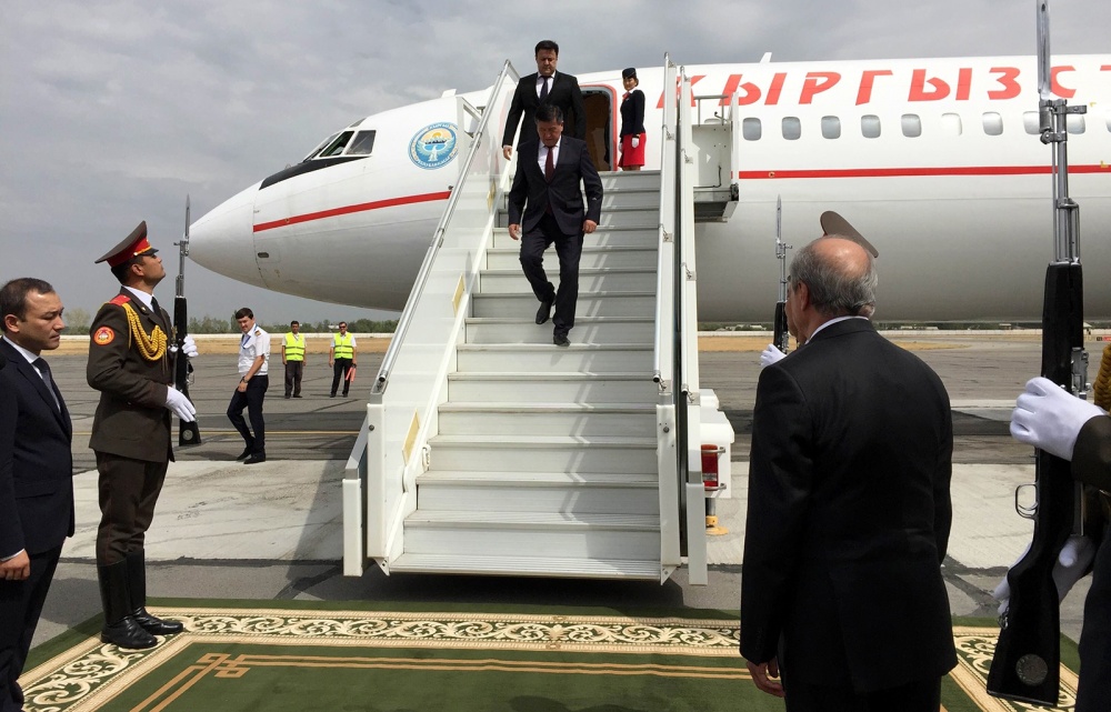 Премьер-министр  Сооронбай Жээнбеков прибыл в Узбекистан