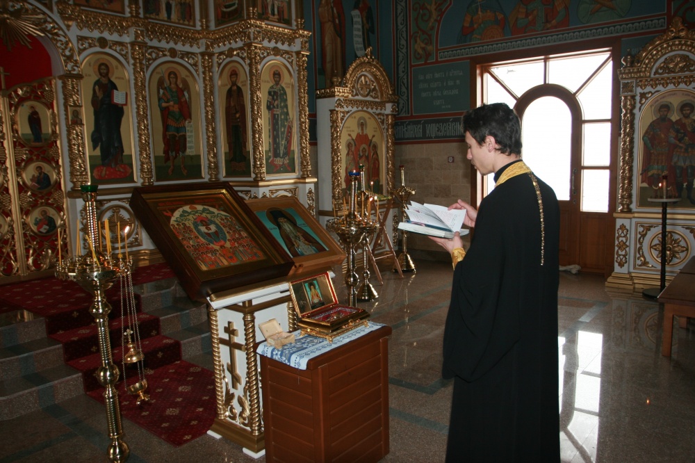 Храм авиабазы "Кант" встретил мощи преподобного Севастьяна Карагандинского