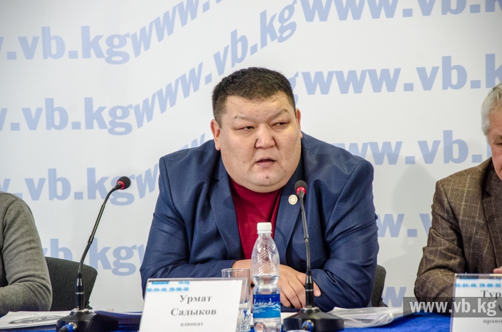 Мать обвиняемого в убийстве готова совершить акт самосожжения
