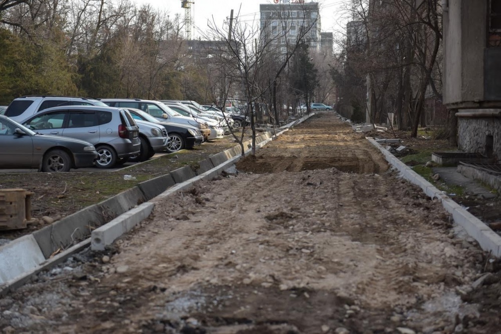 Цивилизованная ходьба для горожан - в Бишкеке начинается ремонт тротуаров