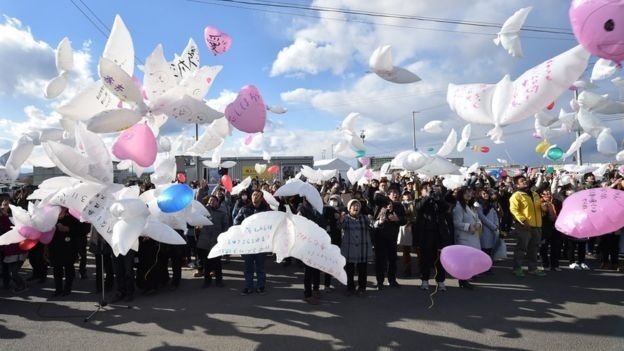 Япония почтила минутой молчания память жертв цунами 2011 года