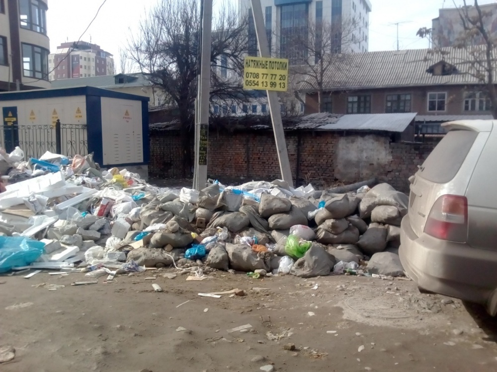 И строят, и мусорят. Городские власти выписывают штрафы стройкомпаниям
