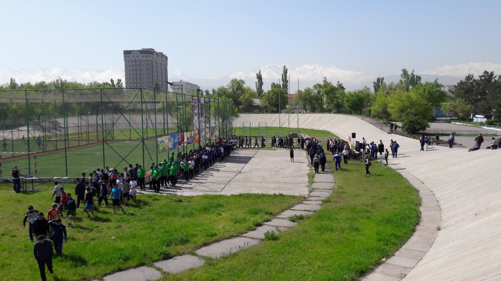 В Бишкеке прошла акция "Бессмертный полк" под эгидой служб безопасности КР