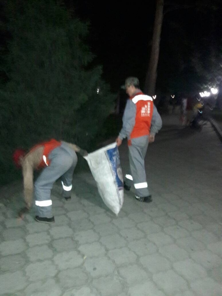 После Дня защиты детей МП "Тазалык" вывезло 50 кубометров мусора