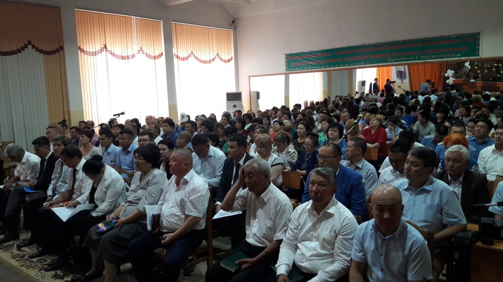 Мэр Бишкека: У всех школ установят пешеходные переходы и светофоры