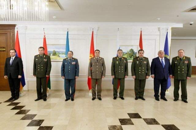 ОДКБ будет готовить военные кадры. В Минске встретились главы обороны