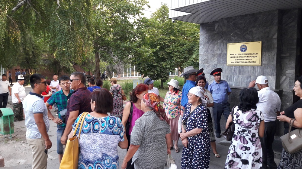 ЦИК перенесла рассмотрение вопроса о сдаче теста Текебаевым