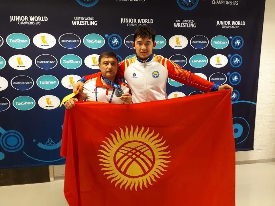 Борцы Кыргызстана завоевали еще два серебра на молодежном чемпионате мира