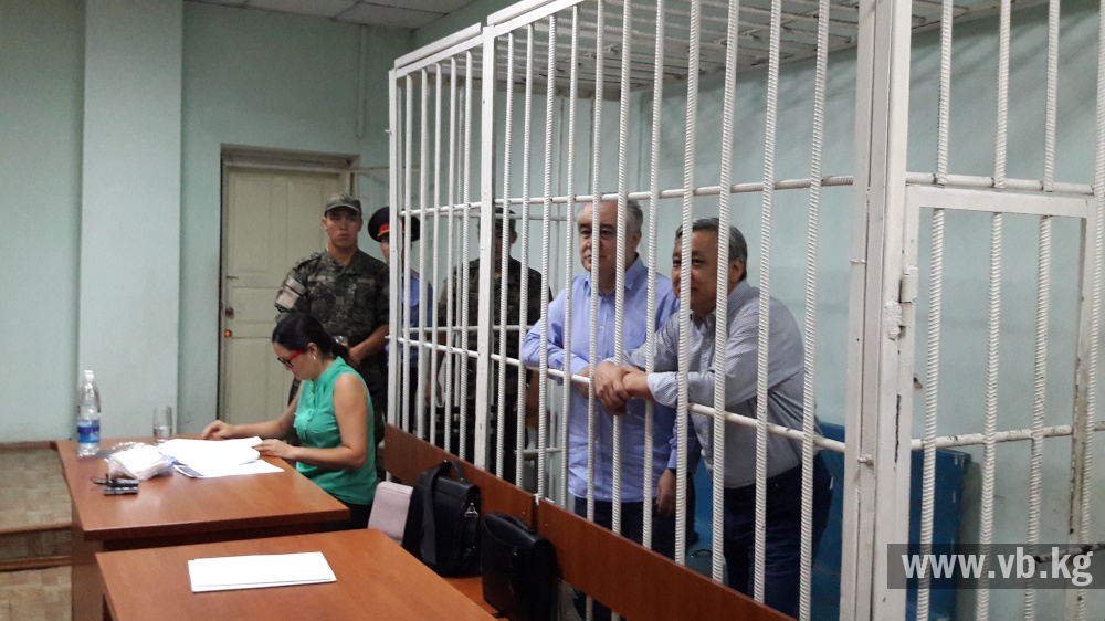 Дело Текебаева: 4 депутата пришли поддержать подсудимого на последнем слове