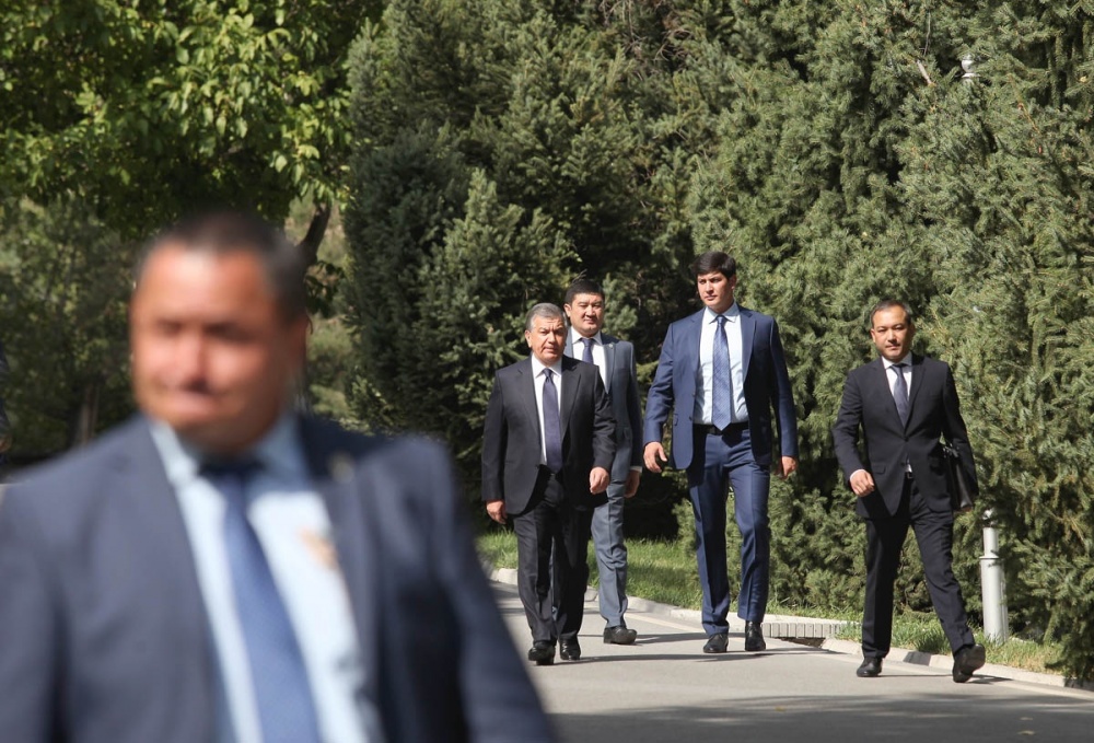 Мирзиёев пригласил спикера ЖК КР посетить с визитом Узбекистан
