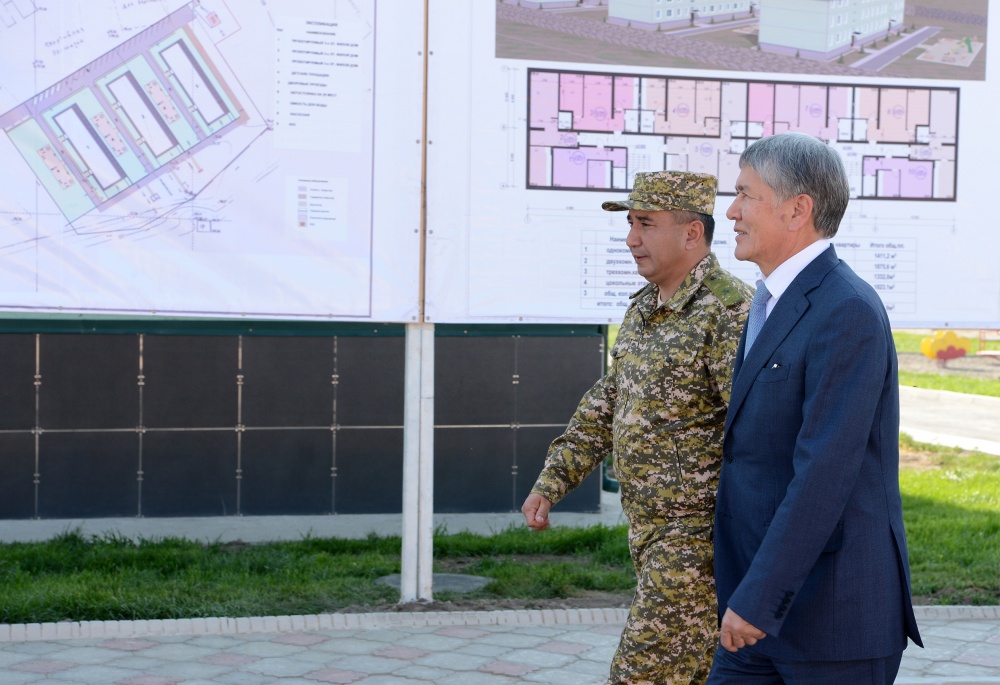 Атамбаев о границе: Народ с трехтысячелетней историей не испугается блокады