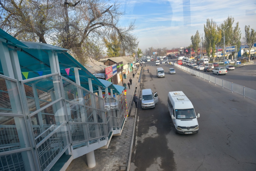 Стало чуточку безопаснее. В Бишкеке открыт надземный пешеходный переход