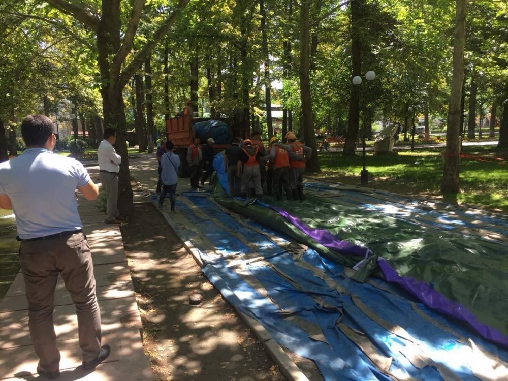 Мэрия Бишкека начала борьбу с батутами и прочими аттракционами