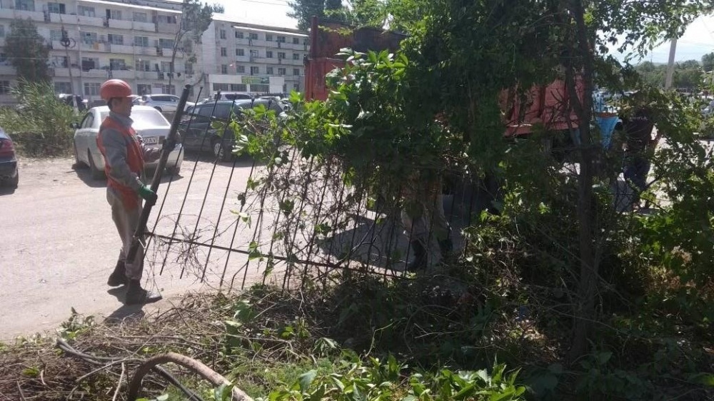 В Бишкеке демонтировано 73 гаража, препятствующих строительству дороги